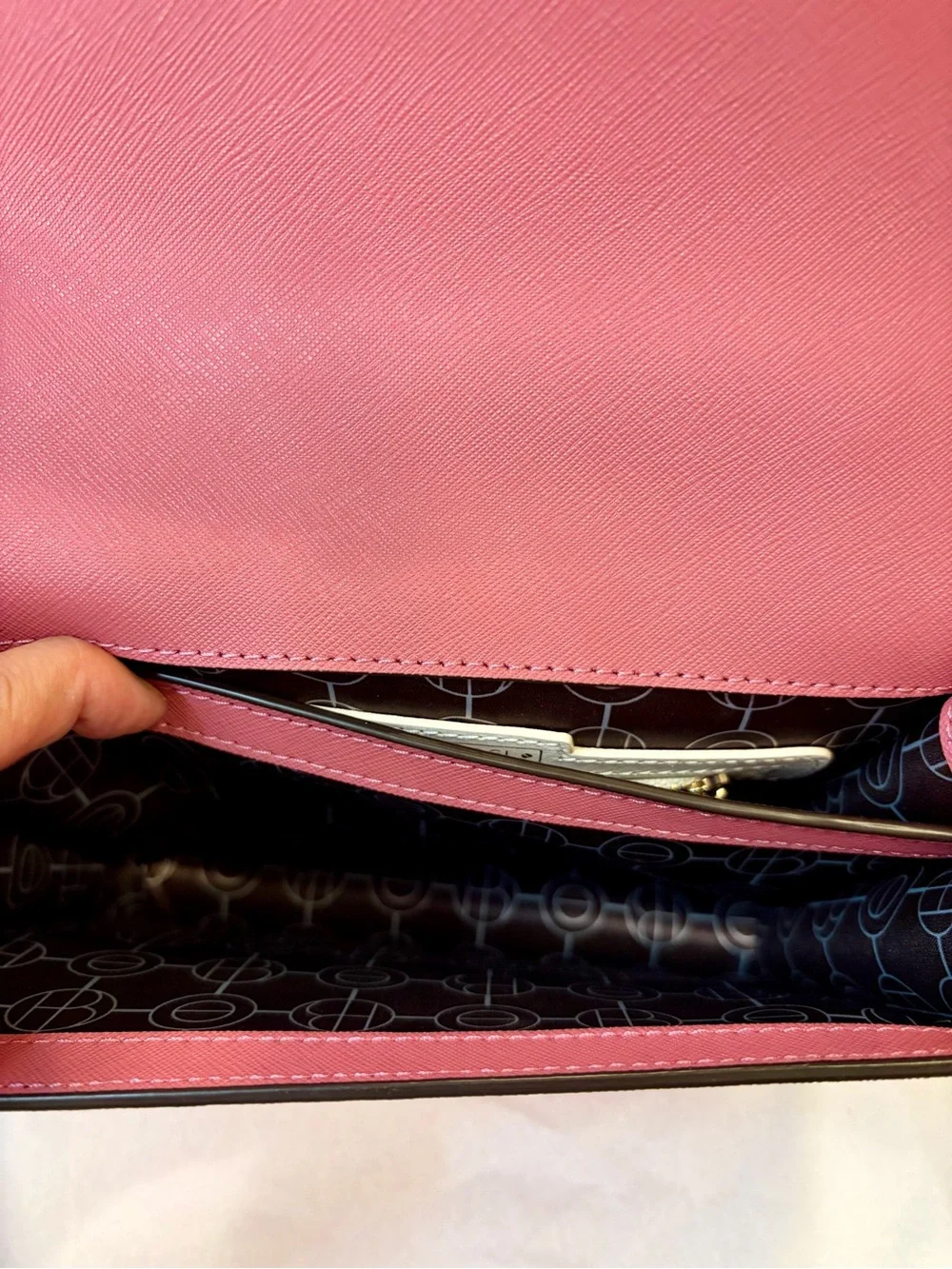 NWT HENRI BENDEL Pink Trunk Crossbody Bag Hard to find and limited edition💖
